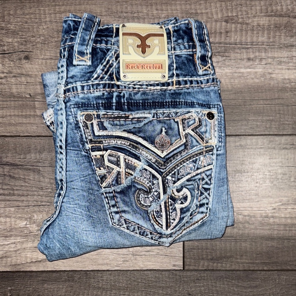 Rock Revival Men’s Denim with Intricate Stitching
